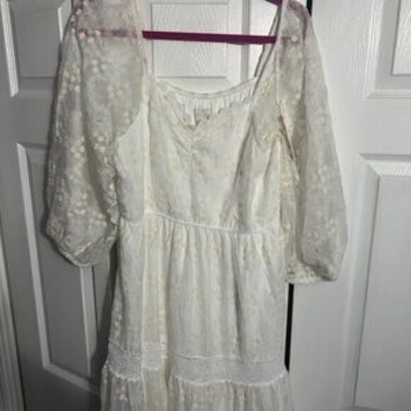 Elegant Cream Maxi Dress - Picture 7 of 15